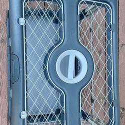 Diggs (Revol) Dog Crate - Medium Size 