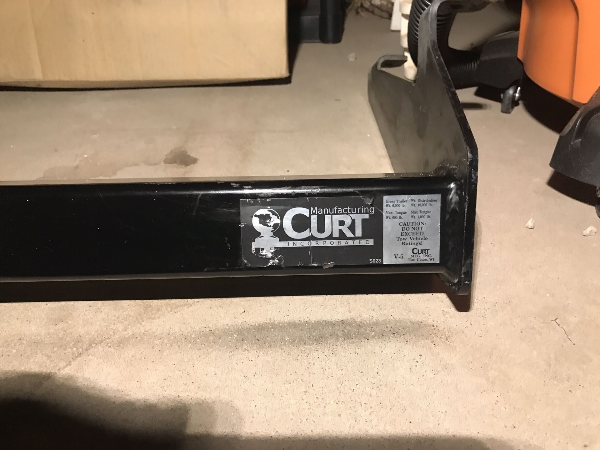 Curt Tow/Trailer Hitch Model #S023 V-5 - barely used