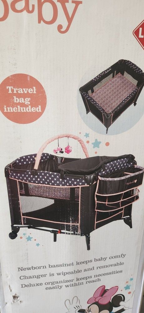 NEW Disney Baby Minnie Mouse Sweet Wonder Play Yard - Never Used!**
