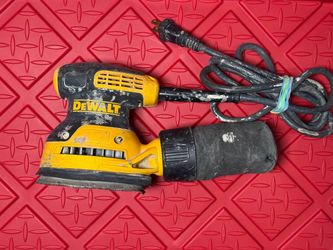 DEWALT Corded Random Orbital Sander with Dust Bag
