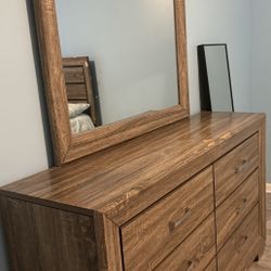 Bedroom Size Queen And Drawers