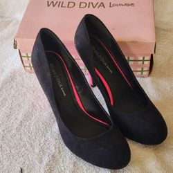 Pre-loved Wild Diva Lounge Black Suede And Pink Pumps / Heels, Size 9 With Box, Nice Condition 