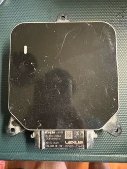 Lexus headlight control module (right)