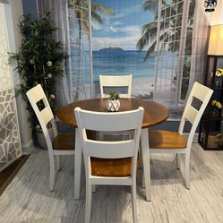 Cute Small Dining Set Good Condition! Table With 4 Chairs. Table has minor marks. I can Deliver