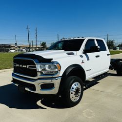 RAM 2021 4X4 5500 DIESEL 