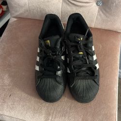 black adidas