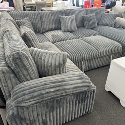 New Gray RHF Fabric U-Shaped Pull Out Sectional Sofa w/ Storage Chaise + Pillows