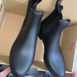 Ankle rain boots