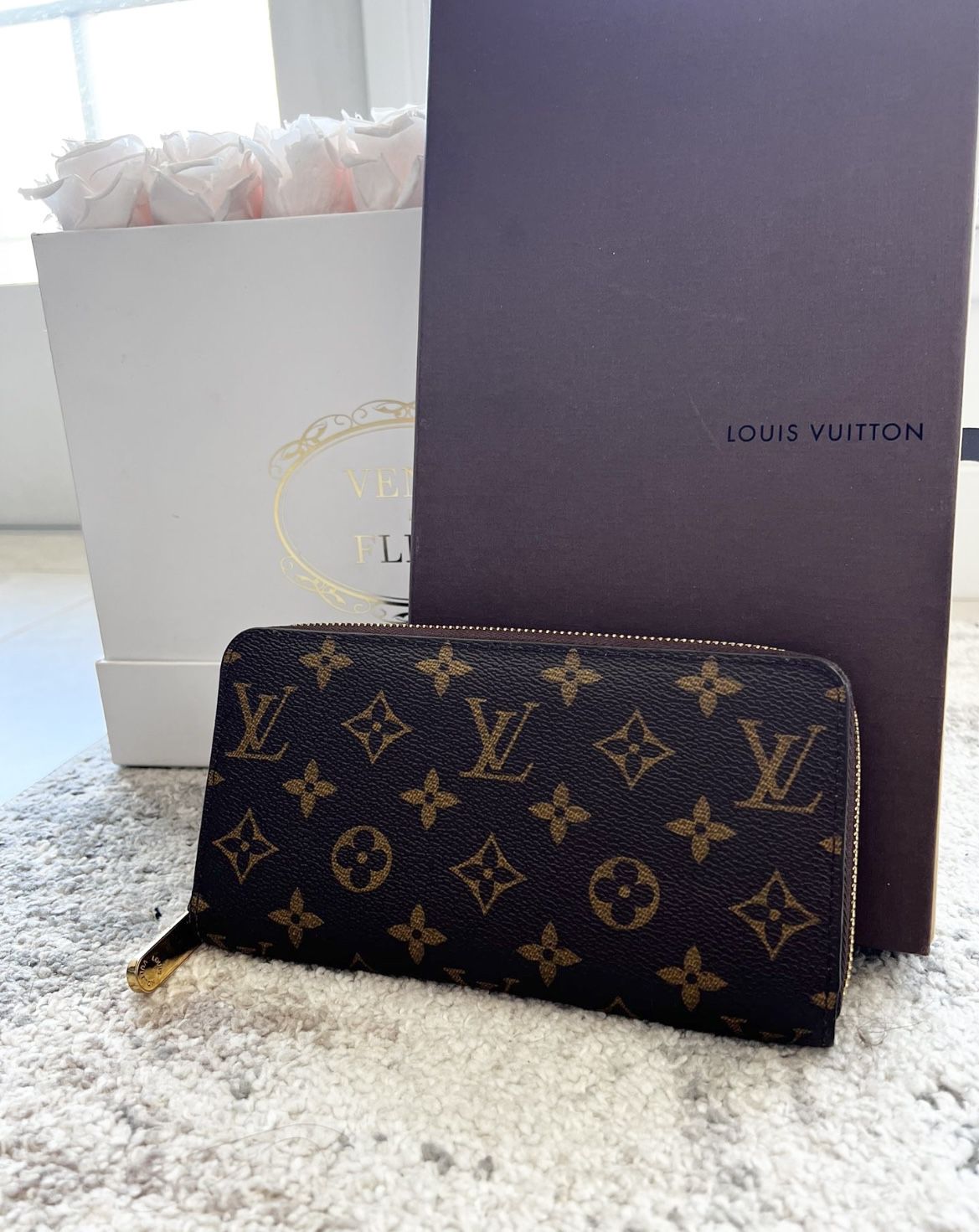 Louis Vuitton Zippy Wallet for Sale in Rancho Cucamonga, CA - OfferUp