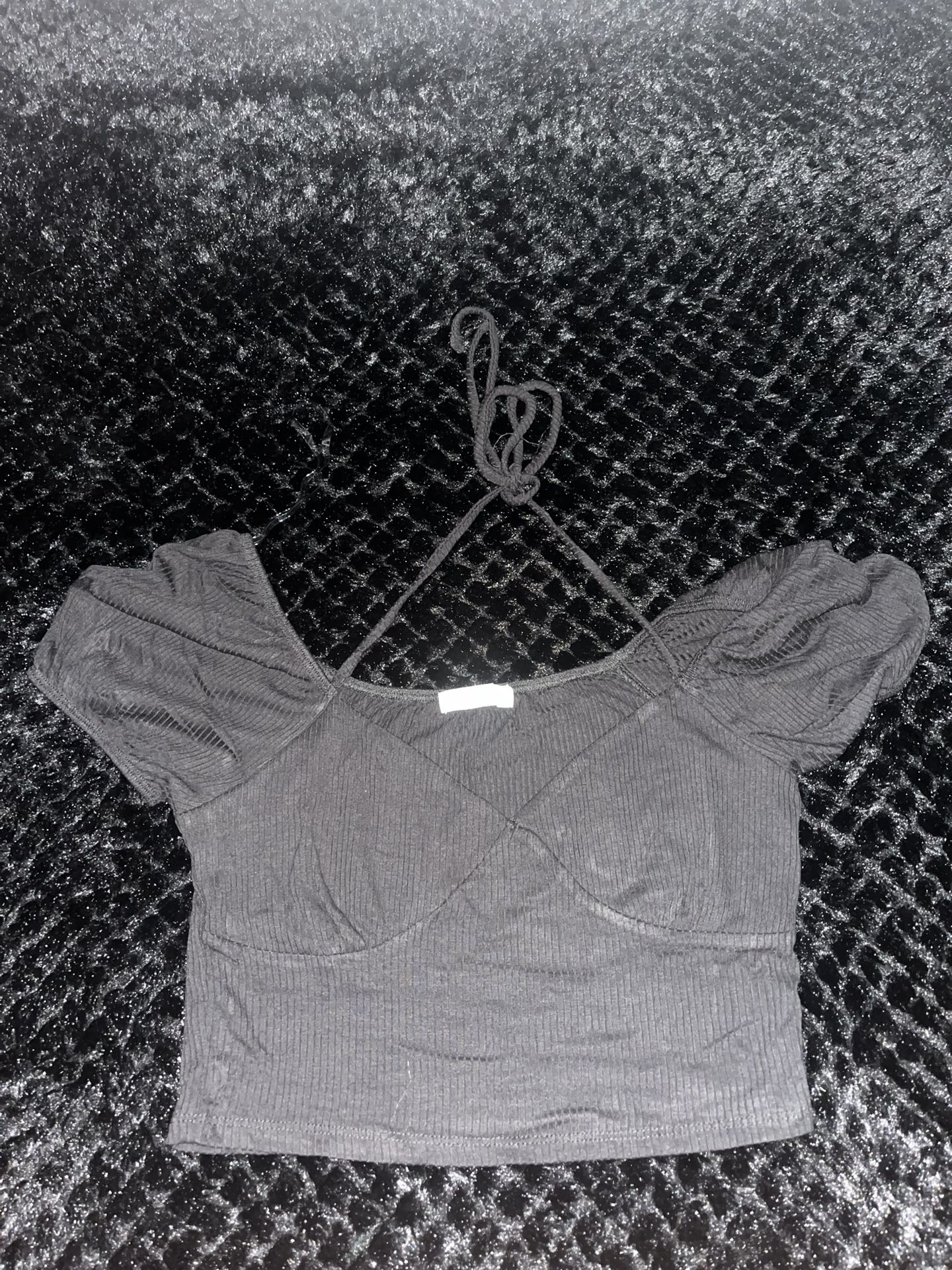 Active USA Black Ribbed Puff Sleeve Crop Top (Size L)