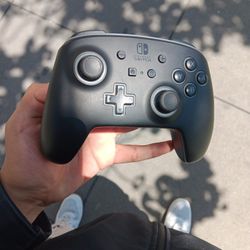 Nintendo Switch Pro Controller 