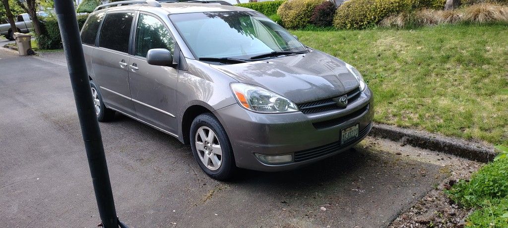 2004 Toyota Sienna