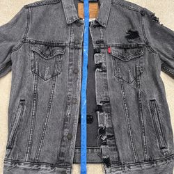 LEVIS Premium Distressed Black Trucker Jacket M