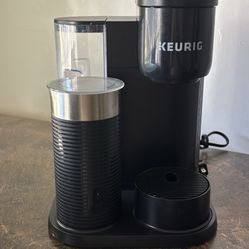 Keurig Machine ( Very Clean)