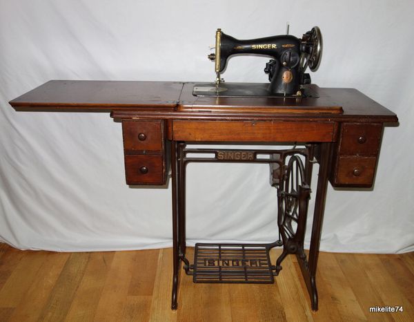 Antique 1935 Model 15 Singer Treadle Sewing Machine For Sale In
