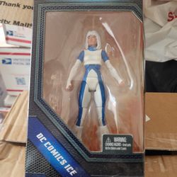 Signature Collection 6" DC Comics Ice