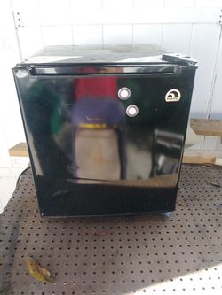 Mini fridge