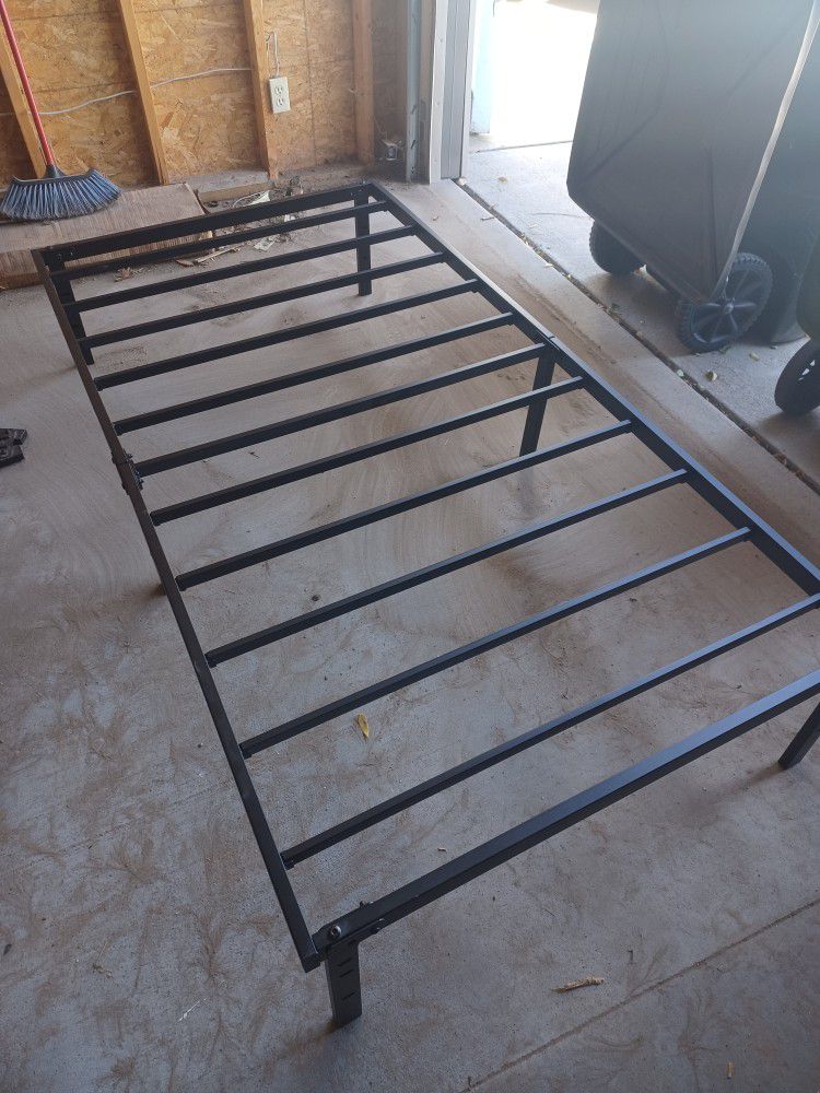 Twin Platform Bed Frame 