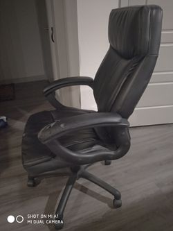 Office chair (used)