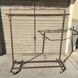 Boutique Double-Rail Rolling Rack