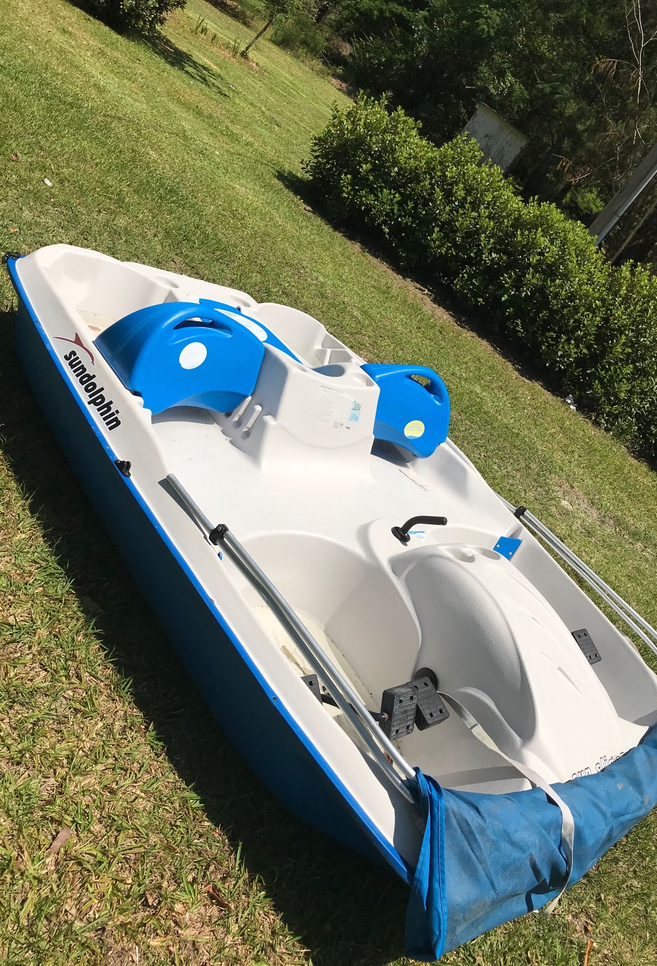 Sun dolphin 5 seater pedal boat