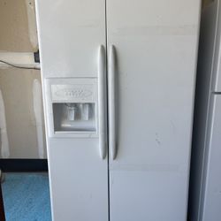 Refrigerator Double Door With Ice maker And Water 