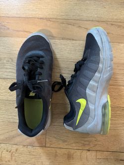 Nike Sneakers Boy Size 4
