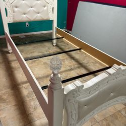 Twin Bed Room Set