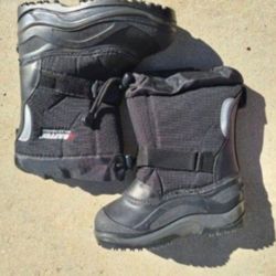 (9)Snow Boots, Size 10 - Size 4, $15 - $50 (BAFFIN) each, See 9 Pics