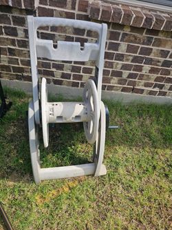 Garden hose reel