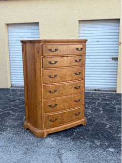 Beautiful tall boy dresser  good condition