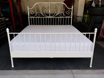 Ivory white iron Queen size bed. Everything included!