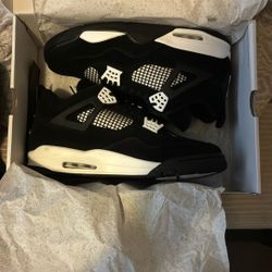Air Jordan Retro 4 