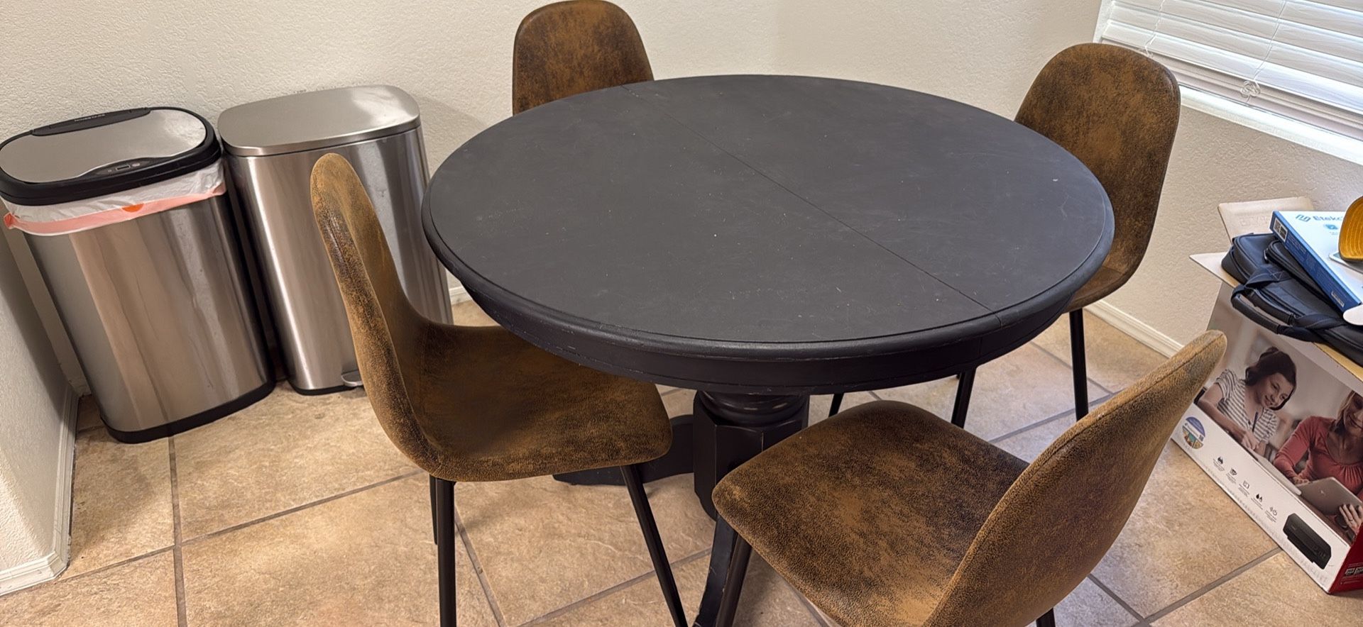 Round Dining Table And Chairs