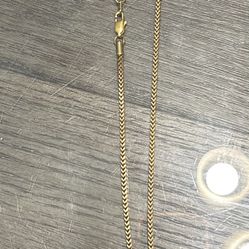 gold plated chain and pendant 