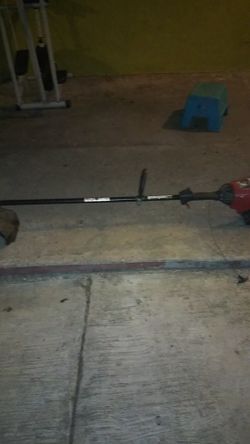 Wetor para la grama esta bueno solo nesesita nueva. Cuerda. Y limpiar el calburado no mas y todo funciona