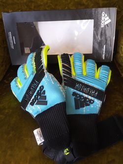 Soccer gloves