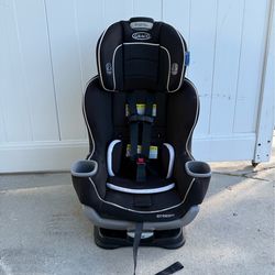 Graco Extend2Fit Convertible Car Seat