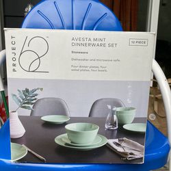 Project 62— 12 Piece Stoneware Dinner Set in MINT **New in Box**