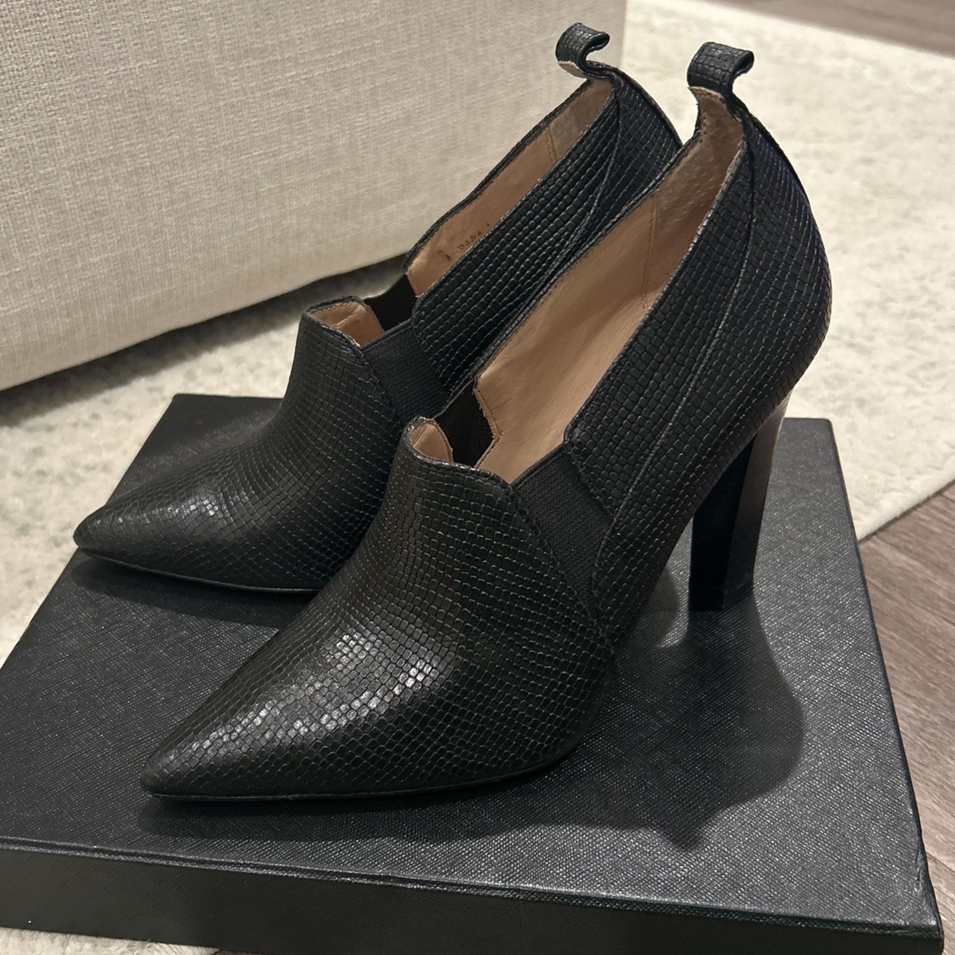 Elizabeth And James Heels