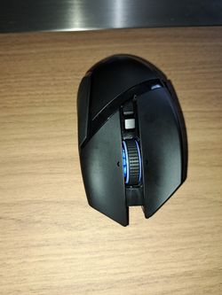 Razer Basilisk Ultimate with Charging  LIKE NEW