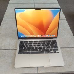 MacBook Air M2 (2022)