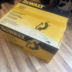 DeWalt 10’’ single bevel compound miter saw