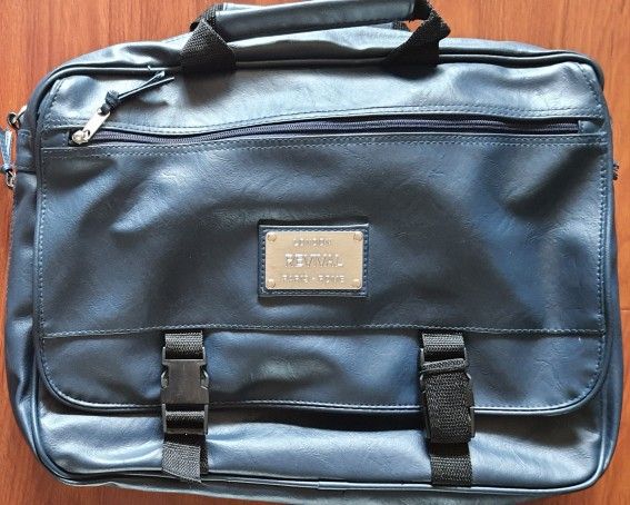 Briefcase Fits 15 in Laptop Soft Leather