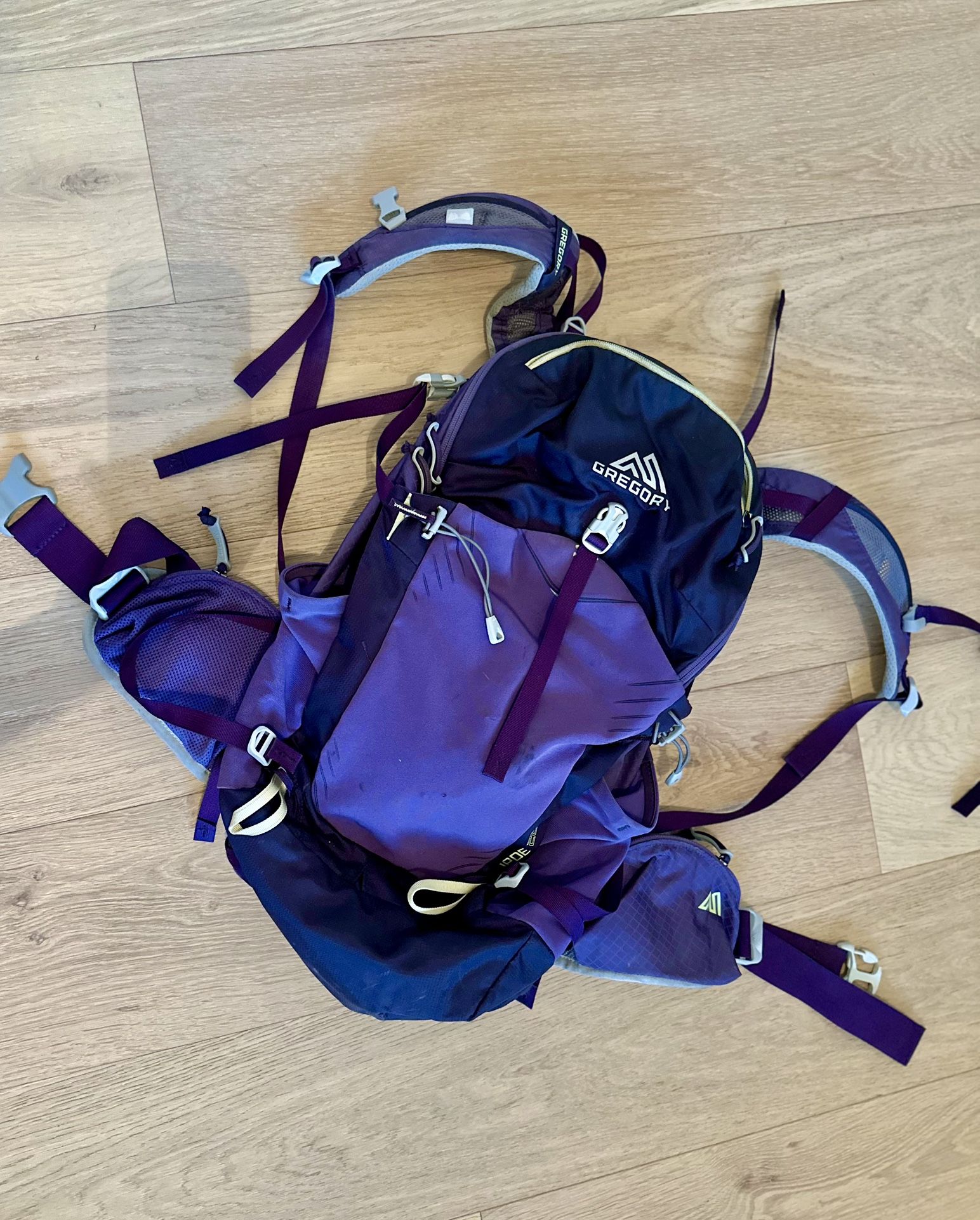 Gregory Jade 28L Women’s Hiking Backpack