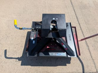 Demco Gooseneck ball to 5th wheel adapter hitch