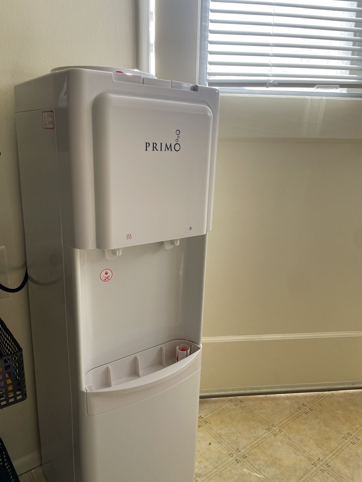 PRIMO DISPENSADOR DE AGUA WATER DISPENSER