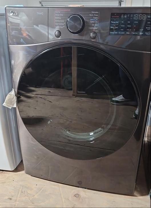 LG Electric Dryer-CLOSEOUT SALE! Black Steel