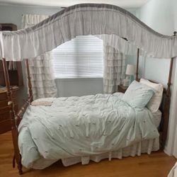 Ethan Allen Childs Canopy Bedroom Set