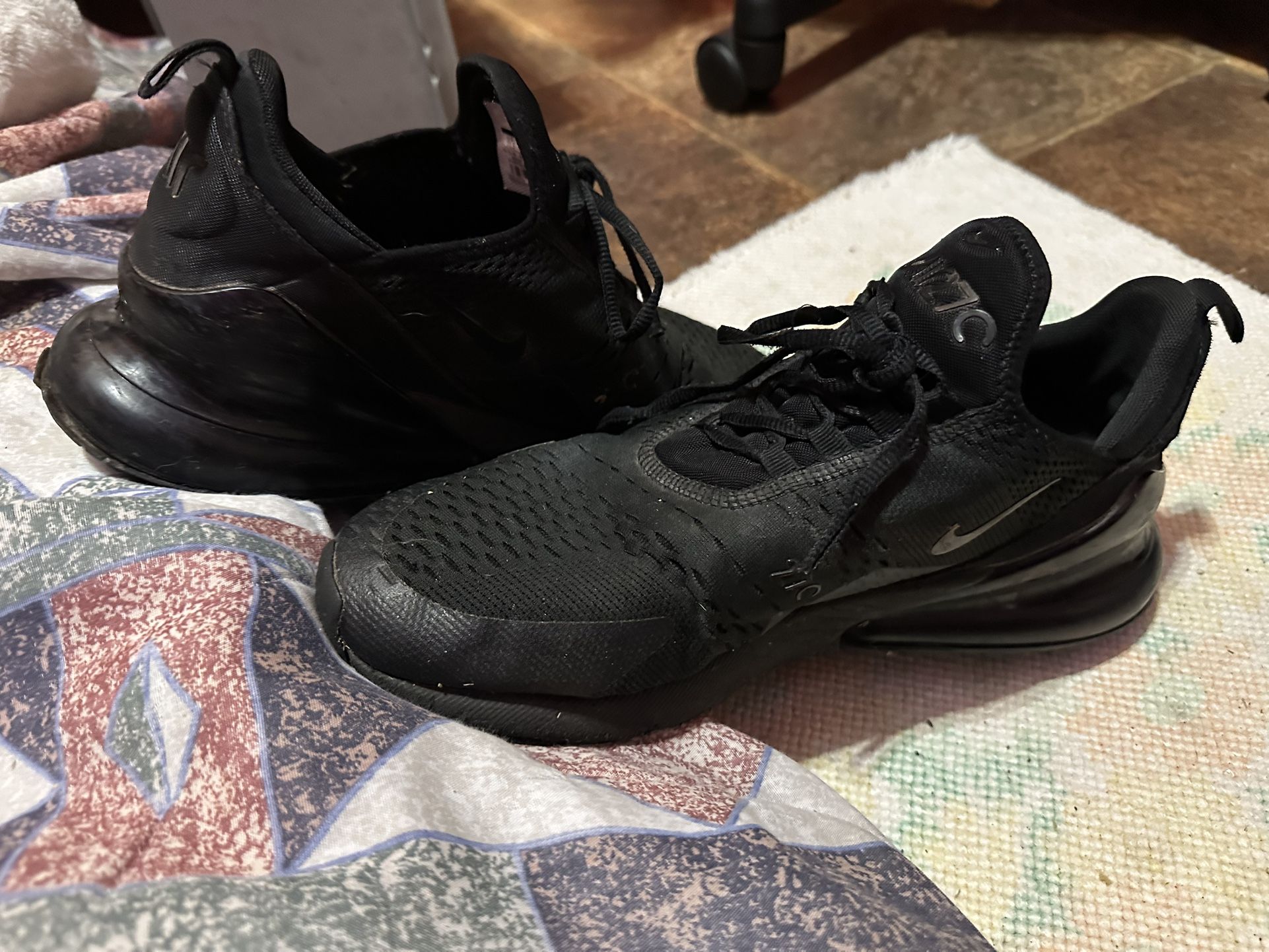 Nike Air Max 270 Men’s Sz 11.5 With Box